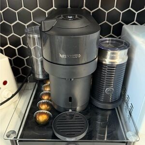 Nespresso Black Coffee Maker with Aeroccino